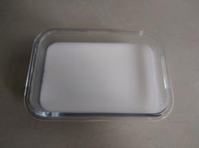 将拌好的粉糊倒入容器中，盖上耐高温保鲜膜或者碟子，防止水蒸汽滴入