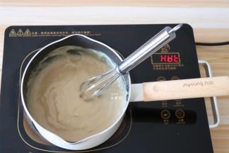 煮至粘稠，几乎无流动性即可；