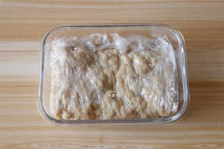 倒入面糊整形好，冷却后放入冰箱冷藏3小时以上；