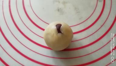 慢慢的向上推挤。