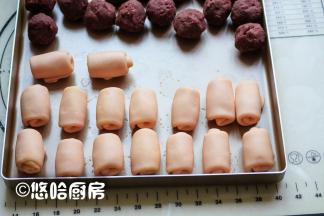 依次做好全部面团，盖保鲜膜醒发15分钟左右。