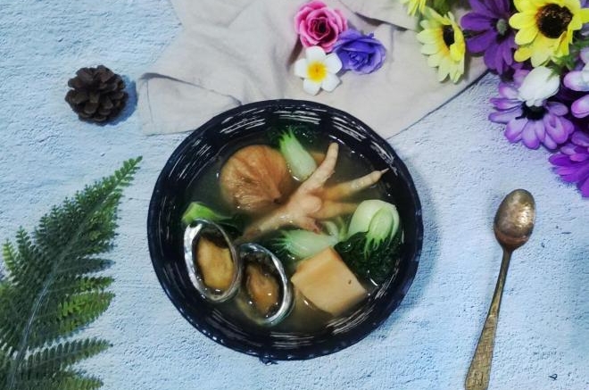 响螺片鲍鱼鸡脚菜胆汤