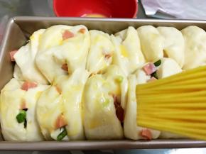 表面刷上全蛋液