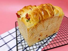 满满的咸蛋黄和火腿真是要强力推荐