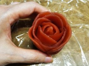 想要花朵怒放可包多几层花片