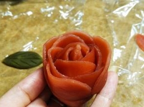 底部再用一片圆皮包好