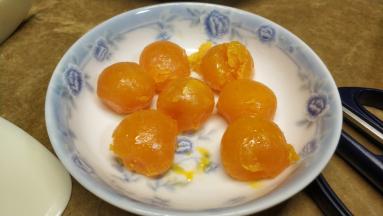 咸蛋黄入烤箱140度8分钟
