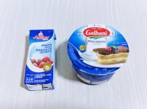 准备馅料，奶油奶酪提前从冰箱取出室温软化。