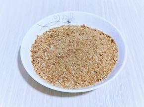 饼干碎准备好放旁边备用。