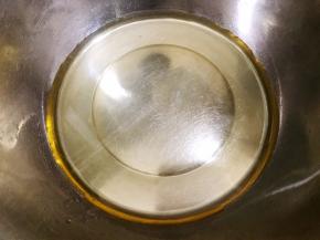 盆里加入玉米油