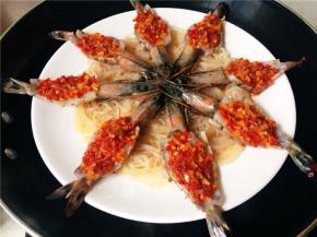 上蒸锅大火蒸6-8分钟。