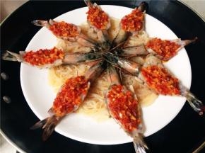 上蒸锅大火蒸6-8分钟。