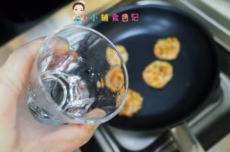 两面煎黄色加一点水