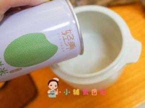将30g大米清洗干净加入60g水