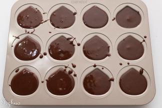 倒入学厨栗子模具中