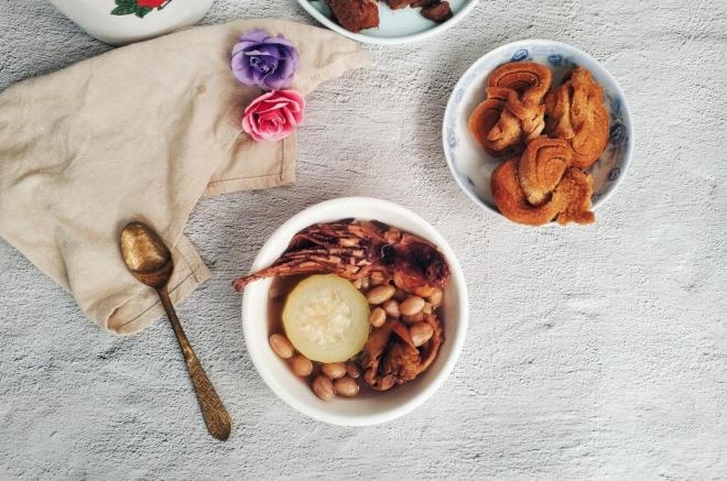 眉豆花生节瓜章鱼猪踭汤