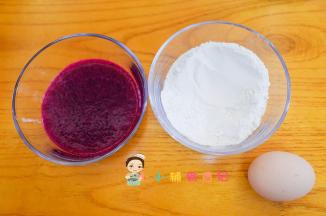 准备材料，火龙果打泥备用，不需要过滤，