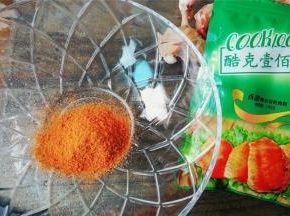 制作腌料，先取25克奥尔良烤肉料