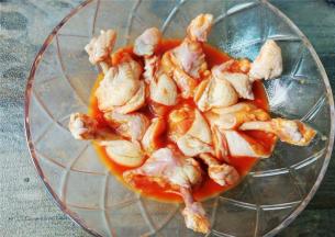 包上保鲜膜，放冰箱冷藏24小时，期间反面几次