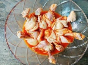 包上保鲜膜，放冰箱冷藏24小时，期间反面几次