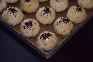 烤箱预热165度，烘焙35分钟即可