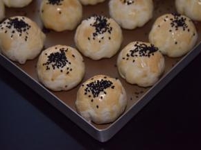 烤箱预热165度，烘焙35分钟即可
