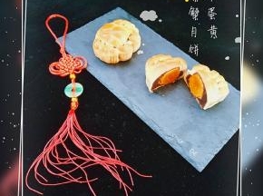 大大的蛋黄，薄薄的皮。