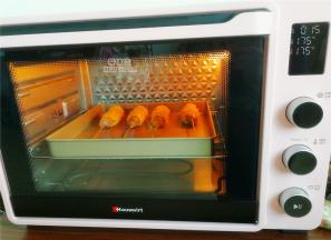 烤箱先175度预热，烤盘放入中层烤制15分钟，再温度调到190度烤制5分钟即可