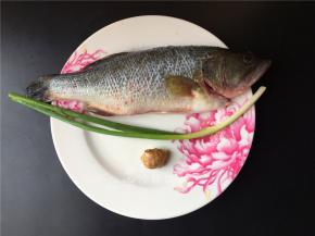 准备材料如图。