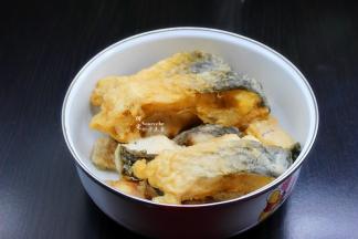 出锅之后可以用吸油纸把多余的油吸干。