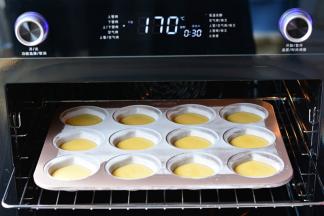 长帝烤箱提前预热170度