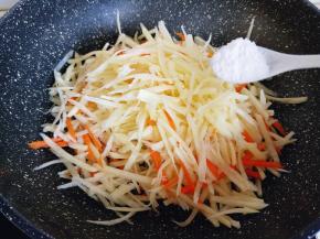 按个人口味加入食用盐。