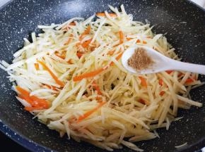 再加入胡椒粉。（不喜欢可以不加）