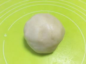 之后将油酥皮搓均匀