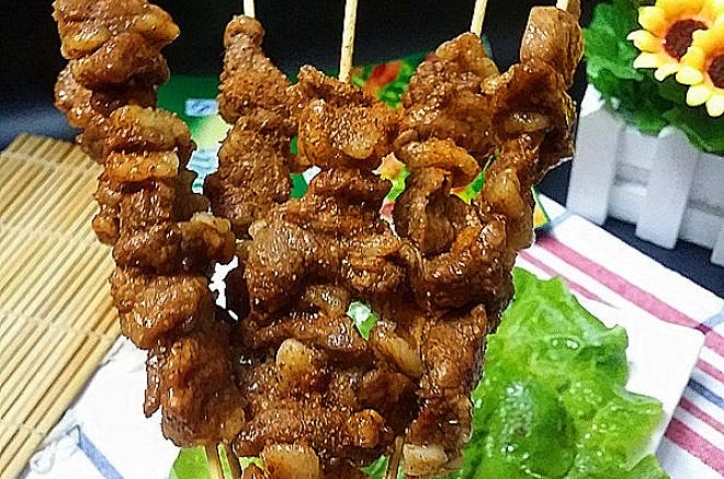 跟着我：6分钟搞定一顿街头美味小吃之微波炉烤羊肉串