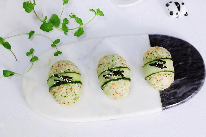 西兰花芝麻饭团