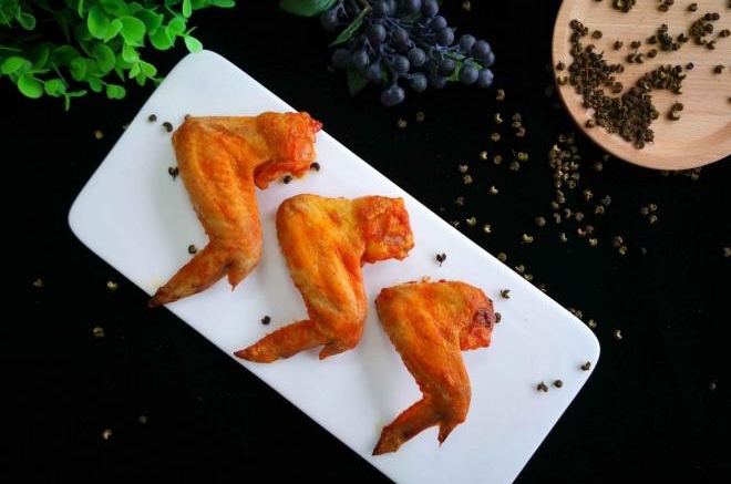 老少皆宜的家常美食：烤鸡翅