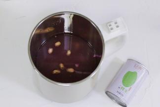 加入少许水浸泡10分钟。