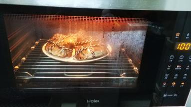 大闸蟹放烤箱蒸熟