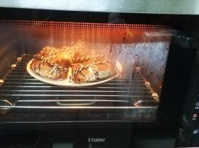 大闸蟹放烤箱蒸熟