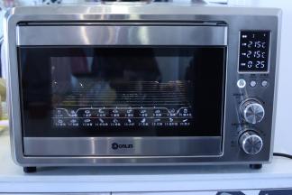 烤箱预热215度，上下火中层，时间10-16分钟。