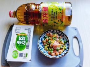 准备食材，什锦菜我超市买的袋装的，自己搭配也可以！