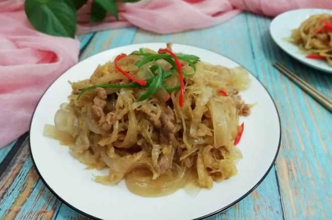 酸菜炒粉