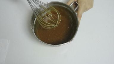 最后搅拌成质地均匀的面糊