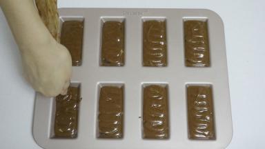 再挤上剩余的面糊