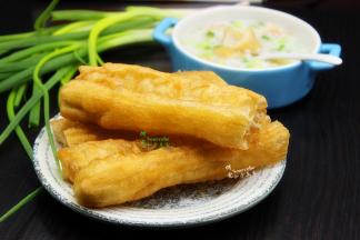 又松、又脆、又香、颜色金黄很好吃。