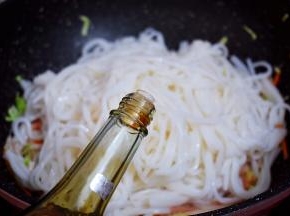 加入味极鲜酱油