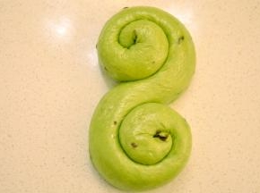 最后整形成S形或自己喜欢的形状。