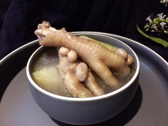 花生青木瓜鸡脚汤