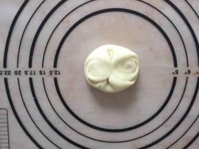 最后将两边向中间压